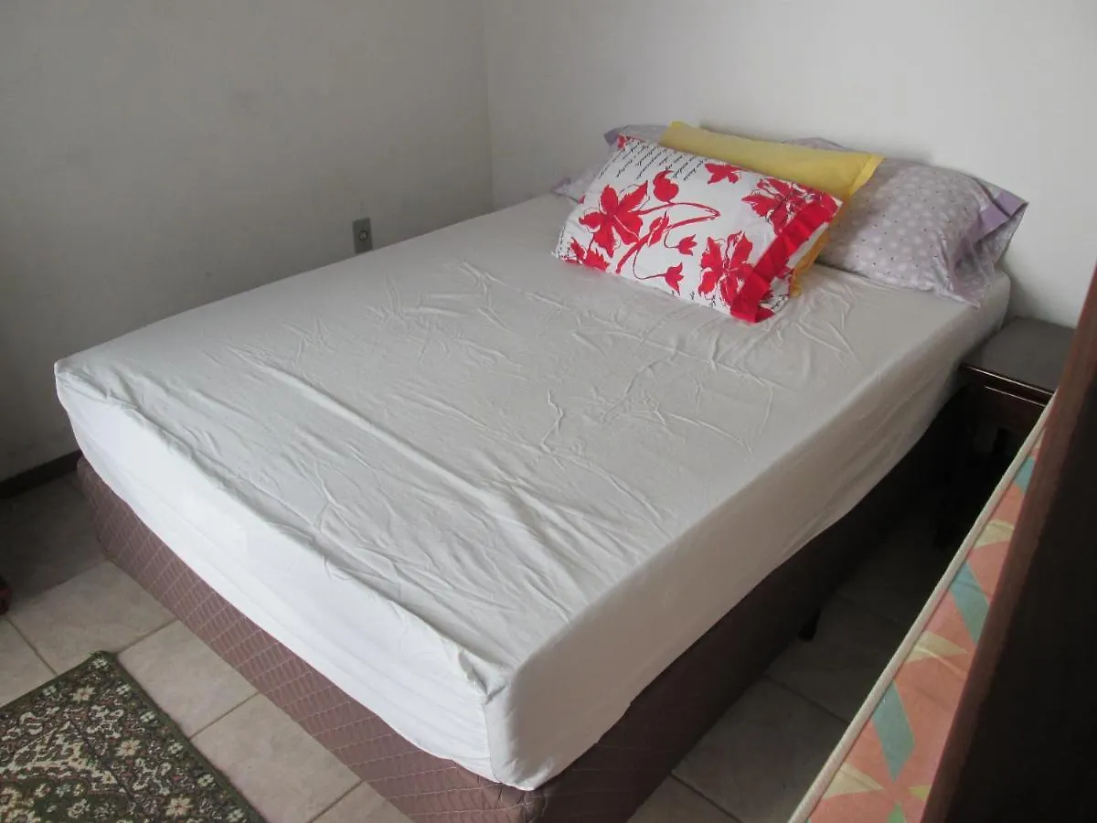 Alugo Casa Em Penha Sc Com Piscina 50 Metros Da Praia 4 Qtos 2 Ar 2 Bh E Top בית נופש